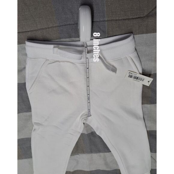 Amazon Essentials Toddler Boys' Fleece Jogger Sweatpants Size 4T, White - Picture 4 of 11